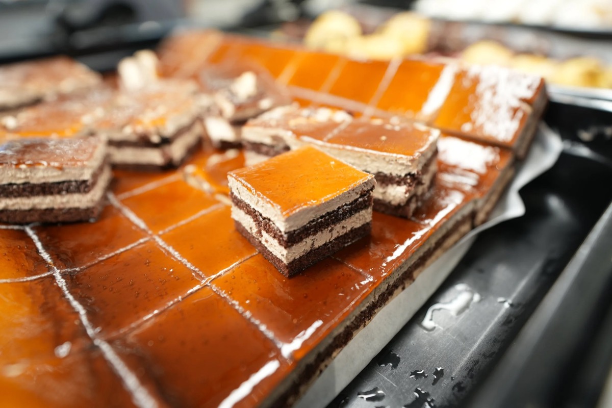 Cakes and dessert bars
